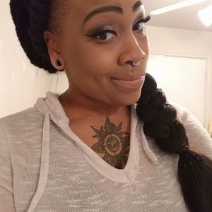 Meet your Posher, Alicia